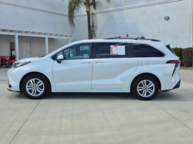 Used 2022 Toyota Sienna XLE w/ XLE Plus Package FWD image 8