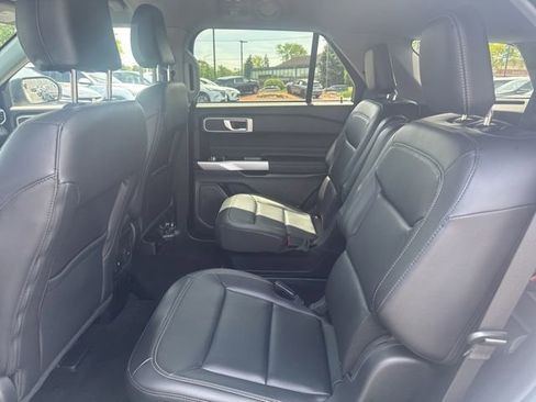 Used 2023 Ford Explorer XLT w/ Equipment Group 202A AWD/4WD image 9