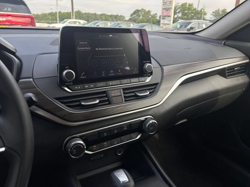 Used 2026 Nissan Altima 2.5 SV FWD image 20