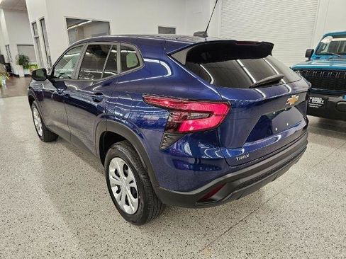 Used 2024 Chevrolet Trax LS image 6