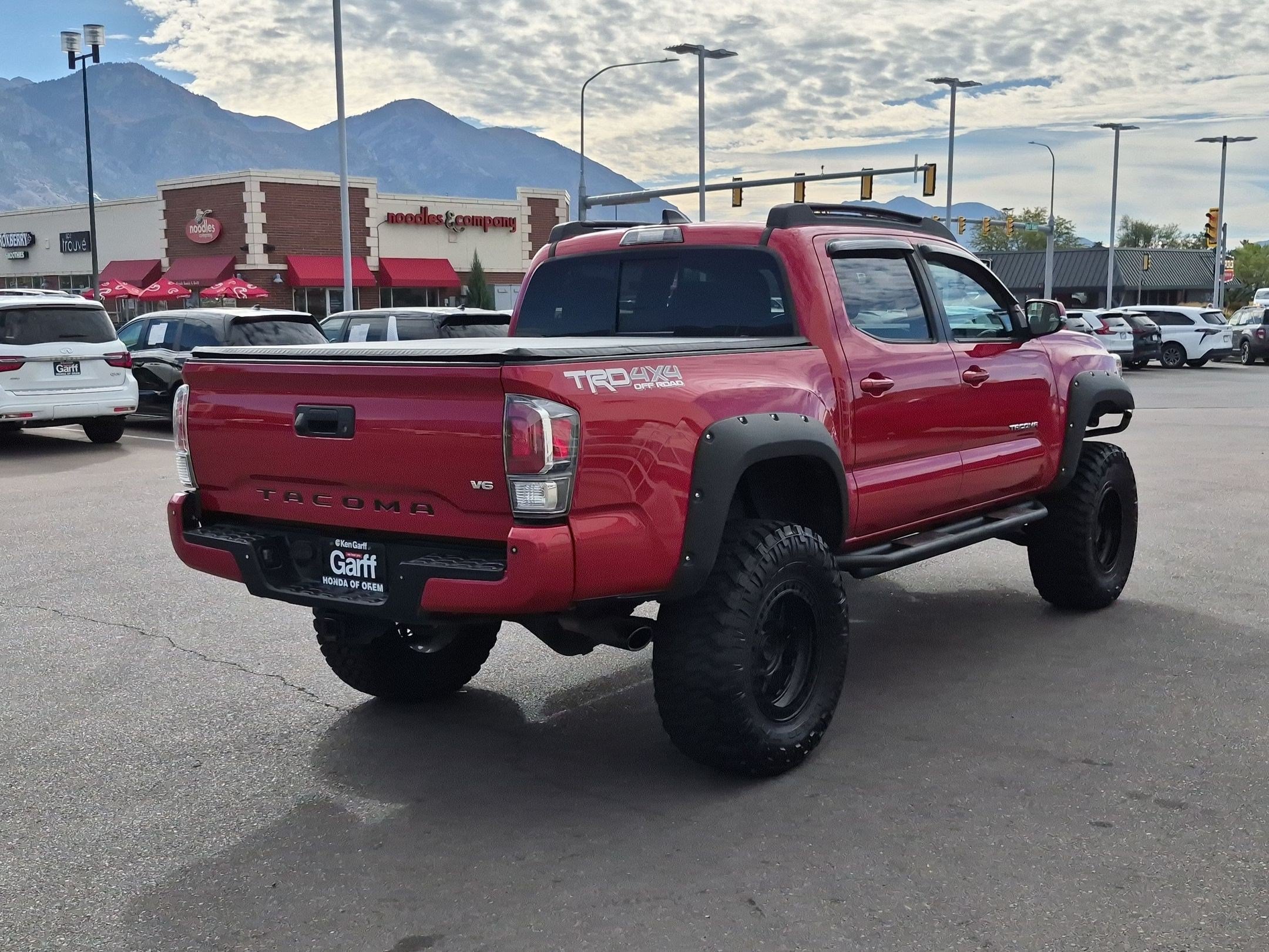 Used 2020 Toyota Tacoma TRD Off-Road w/ Technology Package AWD/4WD image 3