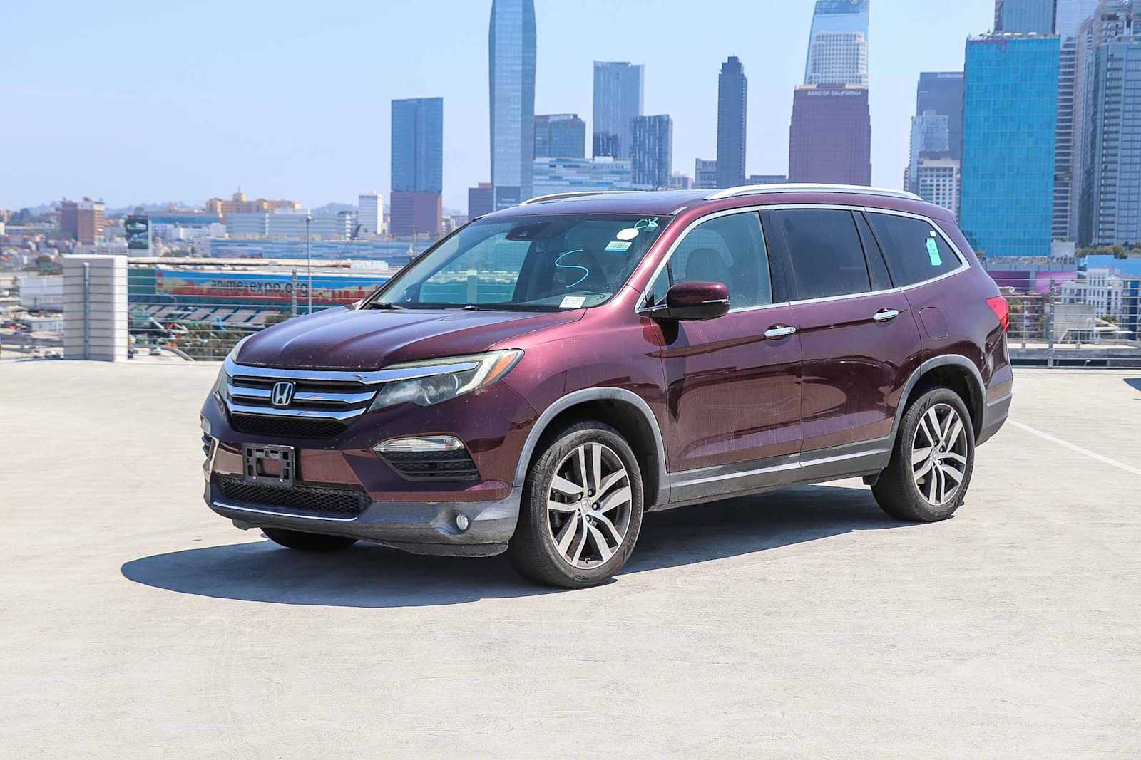 Used 2017 Honda Pilot Touring image 1