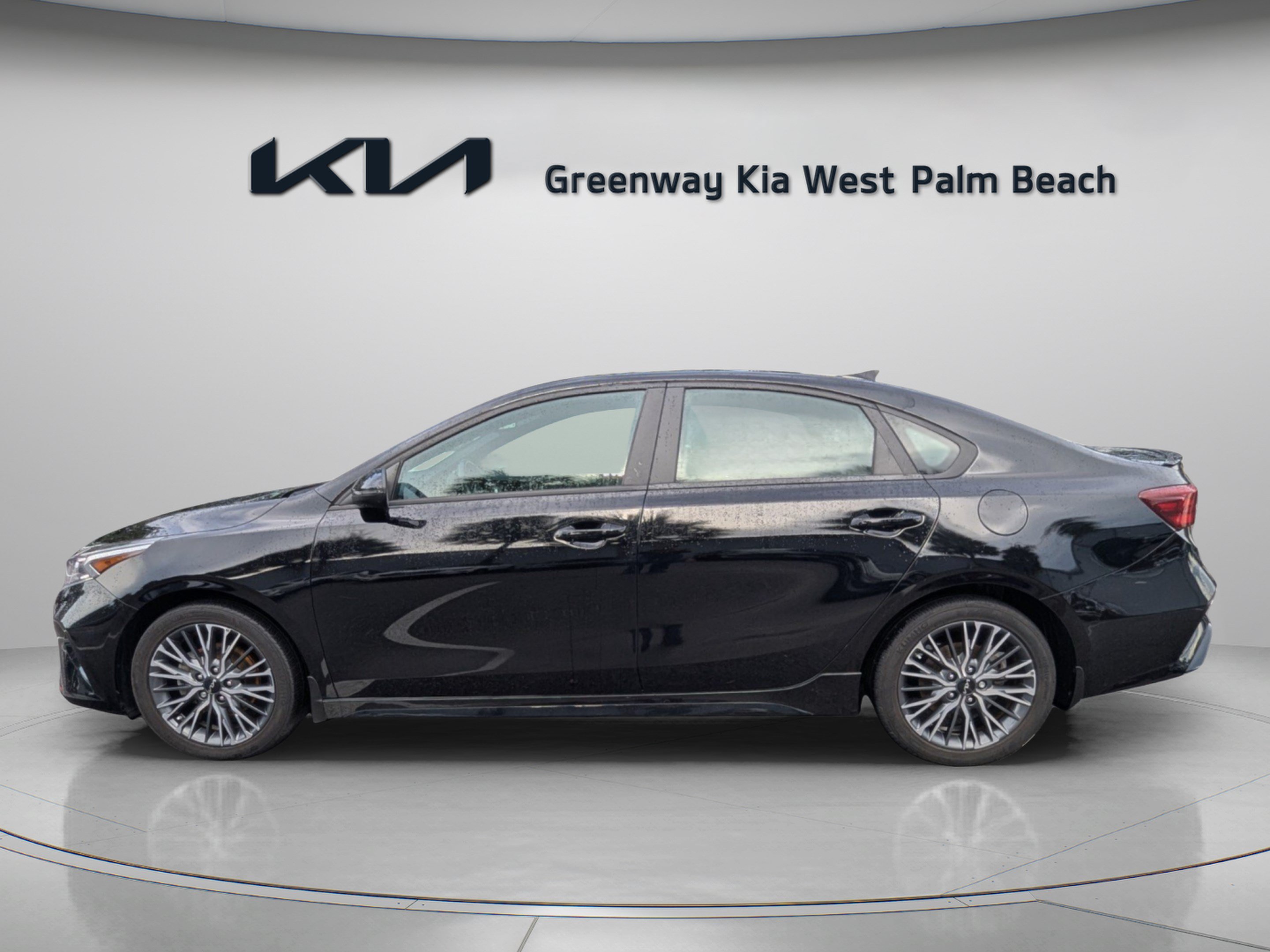 Certified 2023 Kia Forte GT-Line w/ GT-Line Technology Package FWD image 4