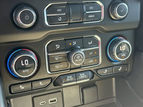 Used 2023 Chevrolet Suburban RST w/ Luxury Package RWD image 19