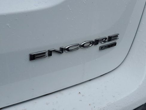 Used 2022 Buick Encore Preferred w/ Safety Package image 31