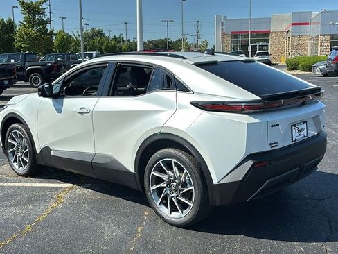 New 2026 Toyota C-HR AWD/4WD image 6