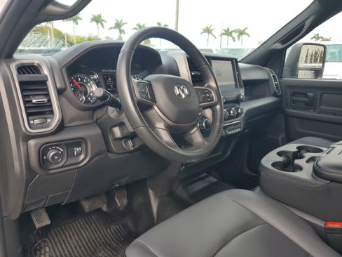 Used 2024 RAM 3500 Tradesman w/ Chrome Appearance Group image 9