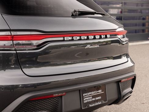Certified 2025 Porsche Macan AWD/4WD image 12