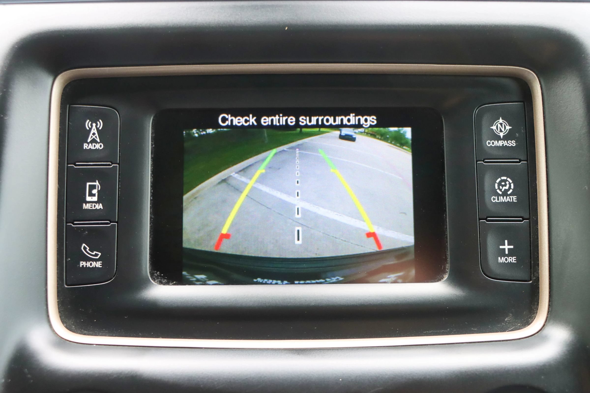 Used 2017 Jeep Grand Cherokee Laredo RWD image 36