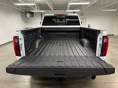 New 2026 GMC Sierra 2500 Denali Ultimate AWD/4WD image 17