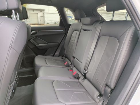 Used 2022 Audi Q3 2.0T Premium Plus w/ Premium Plus Package image 33