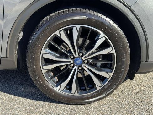 Used 2022 Ford Escape SE w/ SE Sport Appearance Package image 25