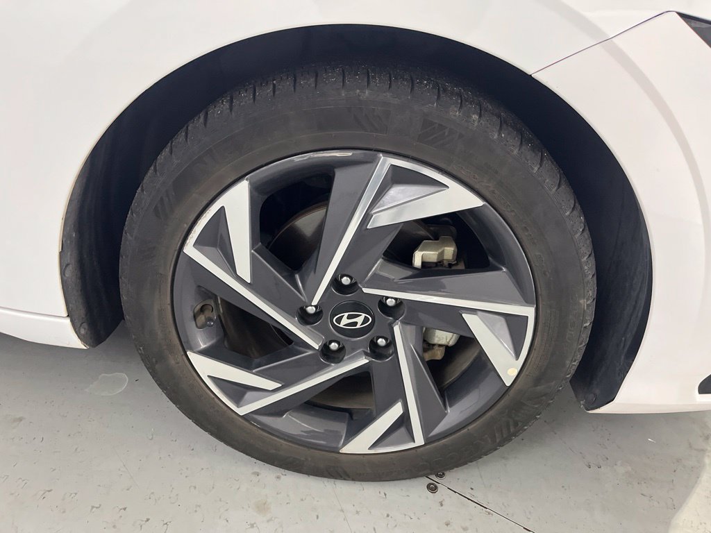 Used 2024 Hyundai Elantra Limited FWD image 17