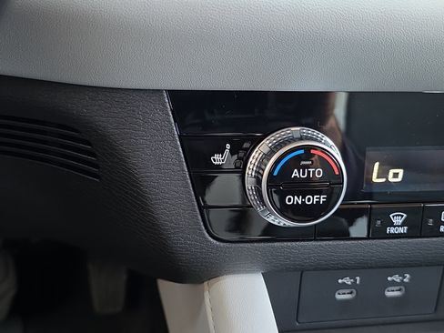 New 2026 Mitsubishi Outlander SE image 21