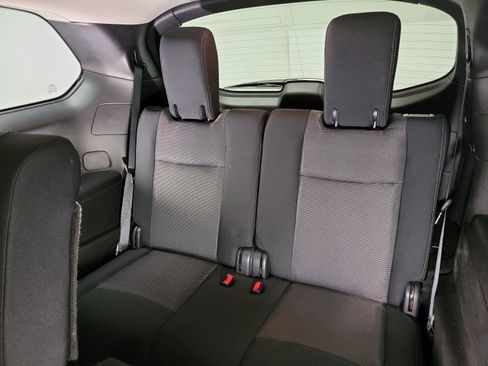 Used 2018 Nissan Pathfinder SV image 33