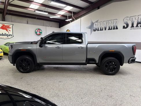 Used 2024 GMC Sierra 3500 AT4 w/ AT4 Premium Plus Package AWD/4WD image 3