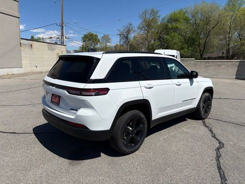 New 2025 Jeep Grand Cherokee Limited w/ Black Appearance Package image 7