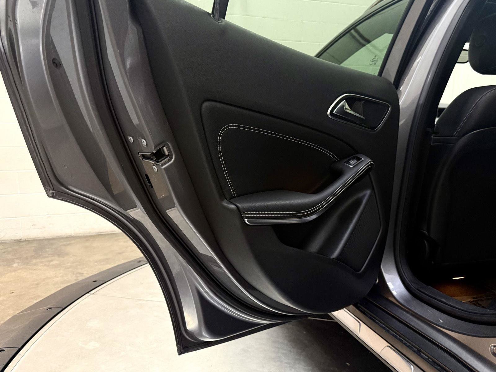 Used 2016 Mercedes-Benz GLA 250 image 18