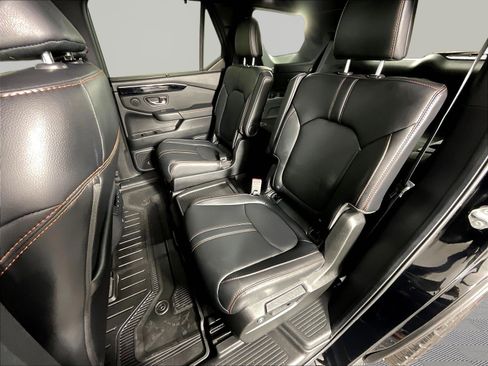 Used 2024 Honda Pilot TrailSport image 21