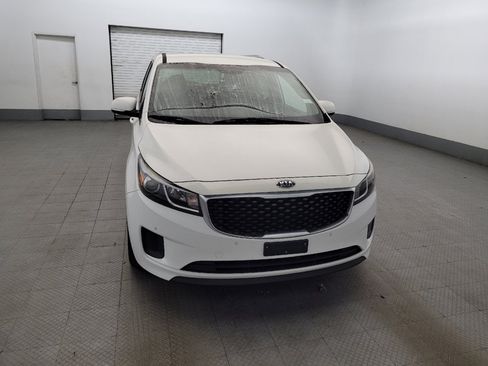 Used 2017 Kia Sedona LX w/ LX Essentials Premium Package FWD image 14