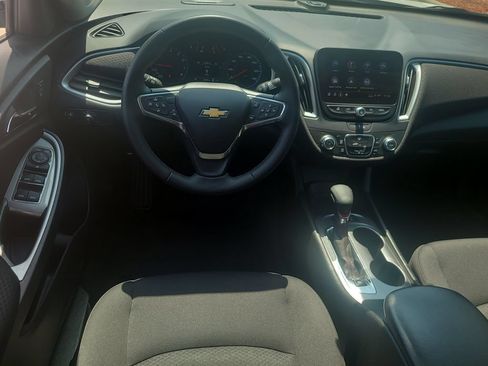Used 2025 Chevrolet Malibu RS FWD image 11