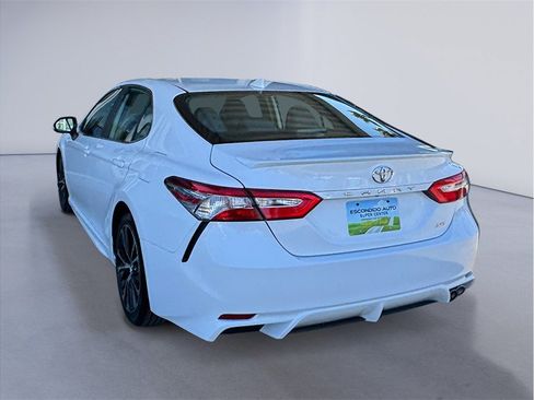 Used 2020 Toyota Camry SE w/ Carpet Mat Package FWD image 4