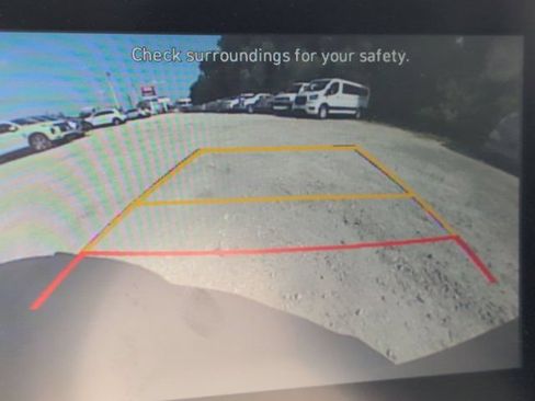 Used 2025 Hyundai Venue SEL FWD image 17