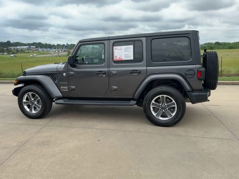 Used 2020 Jeep Wrangler Unlimited Sahara image 5