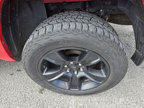 Used 2020 RAM 1500 Big Horn AWD/4WD image 11