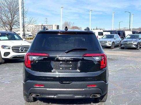 Used 2023 GMC Acadia SLE w/ Driver Convenience Package image 9