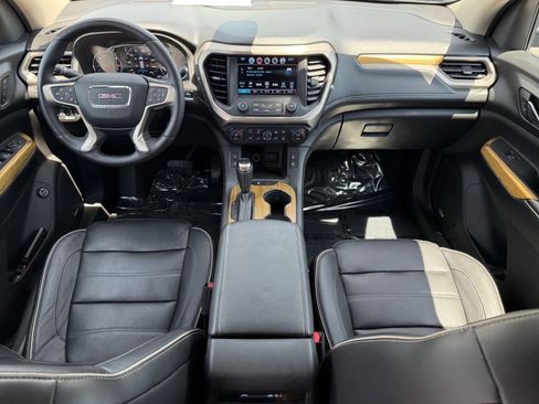 Used 2017 GMC Acadia Denali w/ Technology Package FWD image 11