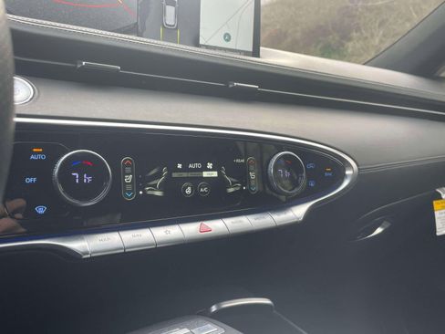 Used 2025 Genesis GV70 3.5T Sport w/ Sport Advanced Package image 31