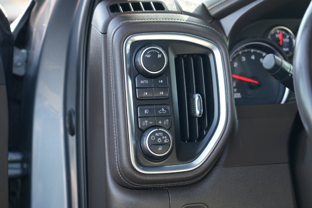 Used 2019 Chevrolet Silverado 1500 LTZ AWD/4WD image 15