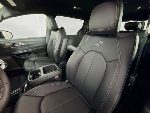 New 2026 Chrysler Pacifica Select w/ S Appearance Package image 20