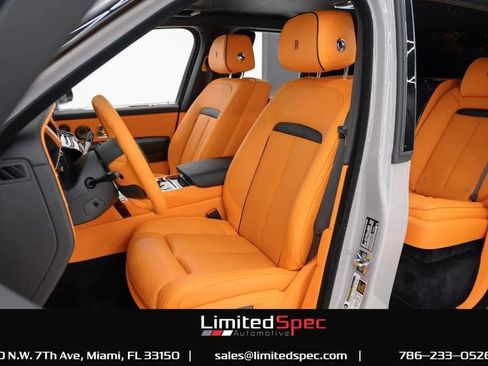 Used 2023 Rolls-Royce Cullinan Black Badge w/ Driver's Package image 43