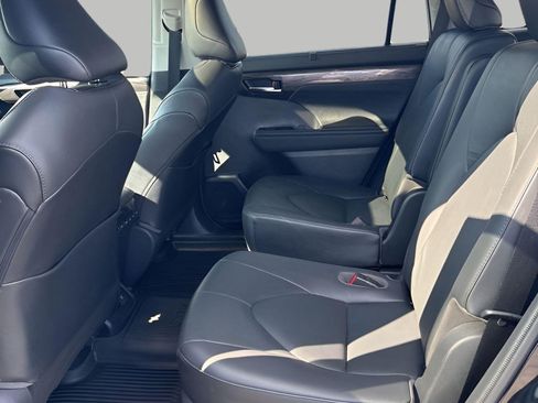 Used 2020 Toyota Highlander Limited AWD/4WD image 14