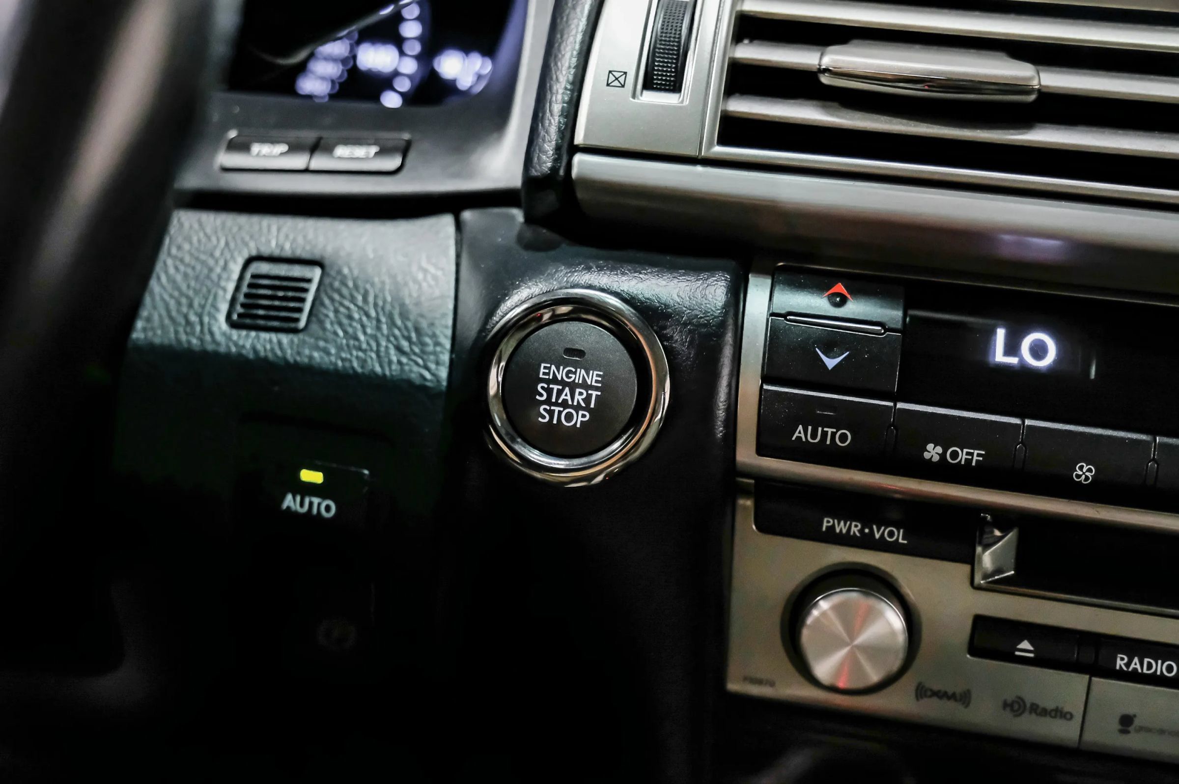 Used 2015 Lexus LS 460 L RWD image 28