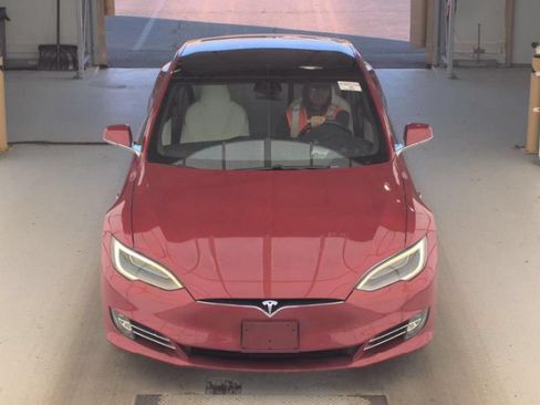 Used 2020 Tesla Model S Performance AWD/4WD image 3