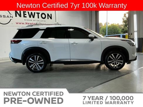 Used 2025 Nissan Pathfinder Platinum FWD image 4