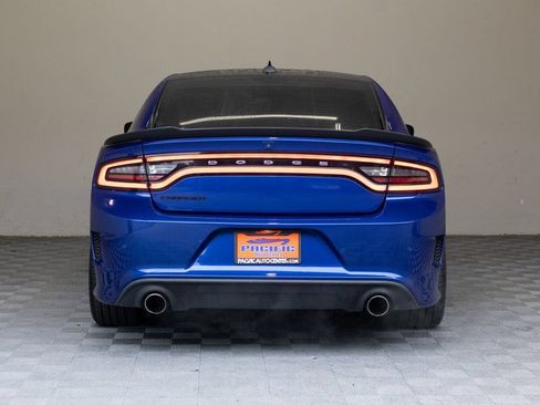 Used 2018 Dodge Charger R/T RWD image 12