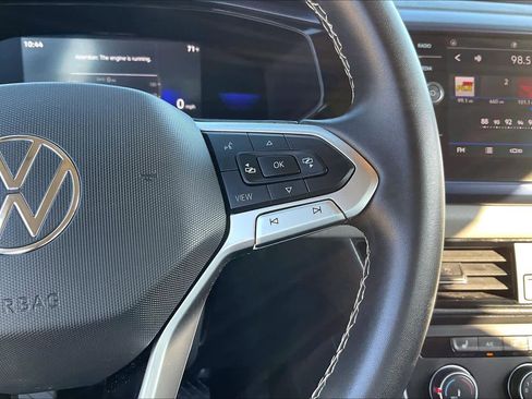 Used 2022 Volkswagen Taos SE image 24