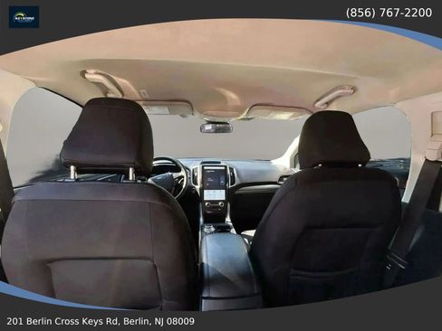 Used 2021 Ford Edge SE image 22
