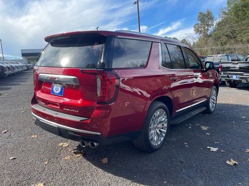 Used 2024 GMC Yukon Denali w/ Advanced Technology Package image 5