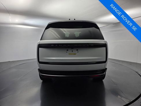 Used 2025 Land Rover Range Rover SE AWD/4WD image 5