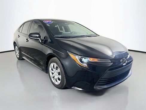 Used 2023 Toyota Corolla LE FWD image 2