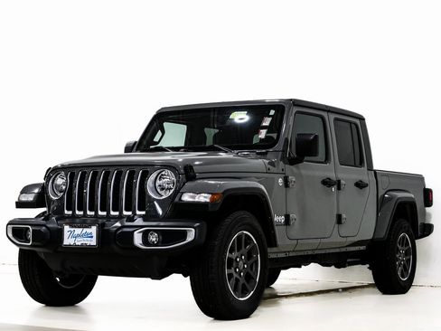 Used 2023 Jeep Gladiator Overland image 6