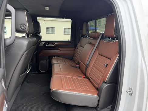 Used 2024 GMC Sierra 3500 Denali Ultimate AWD/4WD image 14