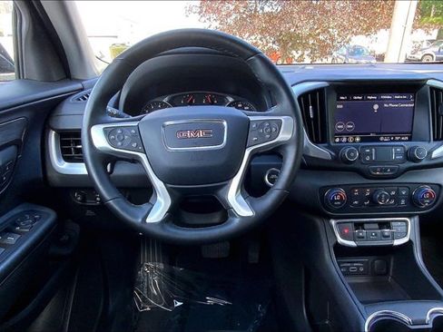 Used 2024 GMC Terrain SLT AWD/4WD image 4