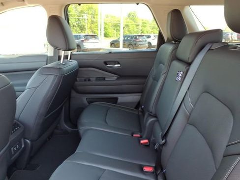 New 2026 Nissan Pathfinder SL AWD/4WD image 8