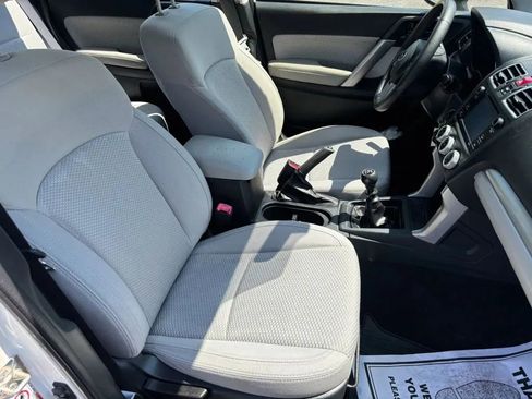 Used 2017 Subaru Forester 2.5i AWD/4WD image 15